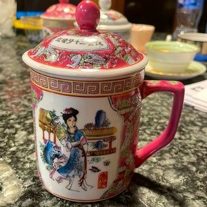 Chinese Porcelain Mug With Lid